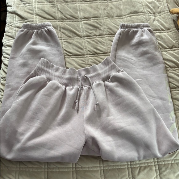 Nike Soft Gray / purple Joggers - Picture 5 of 8